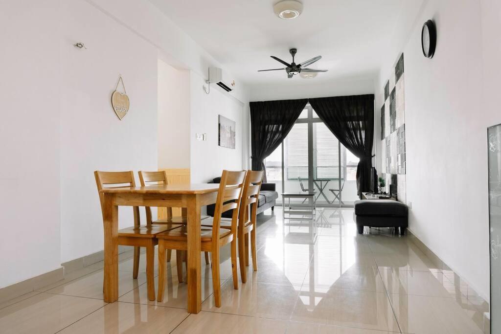 Mount Austin #midori Green#austin Center Quiet * Johor Bahru